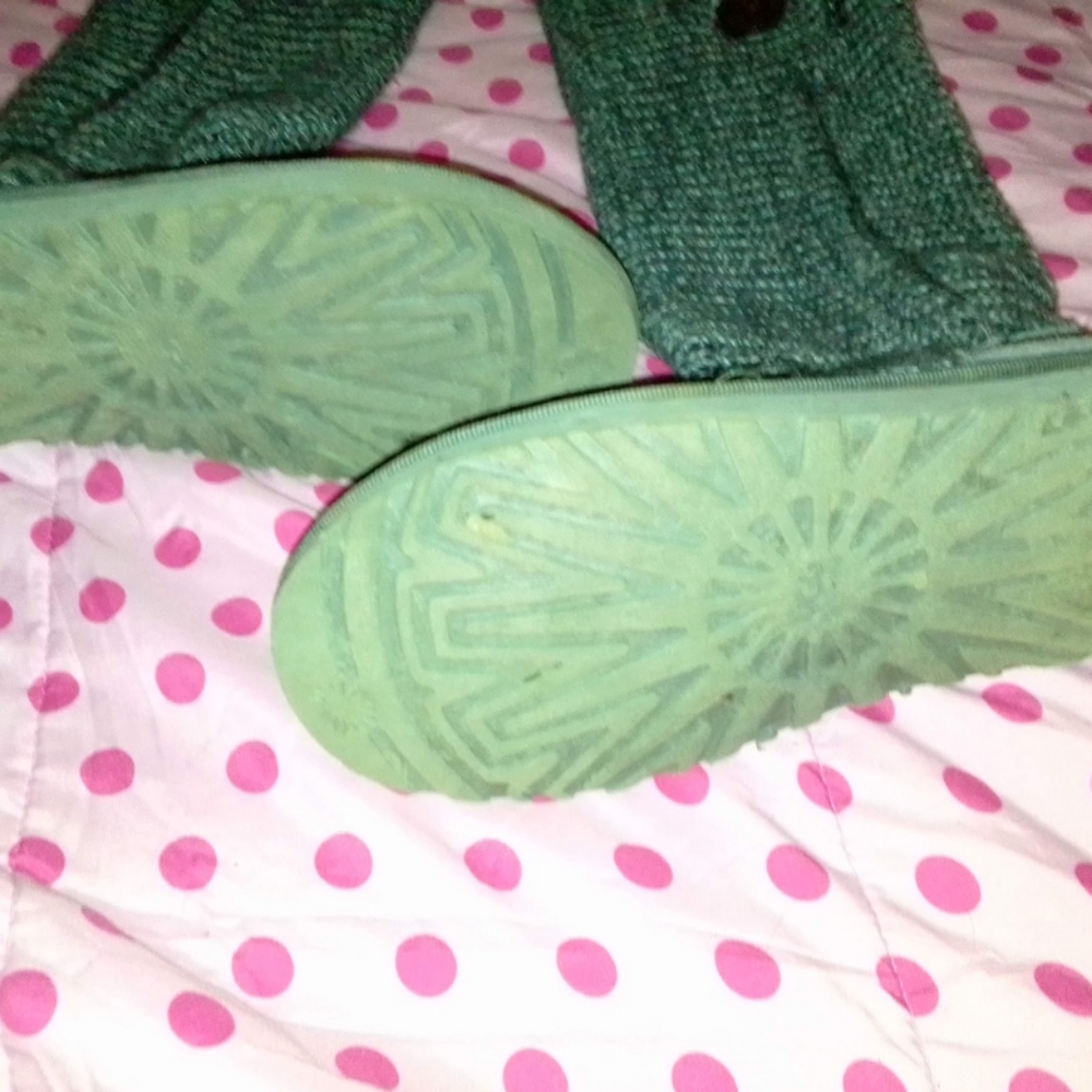 Gray Knit uggs - Picture 2 of 7